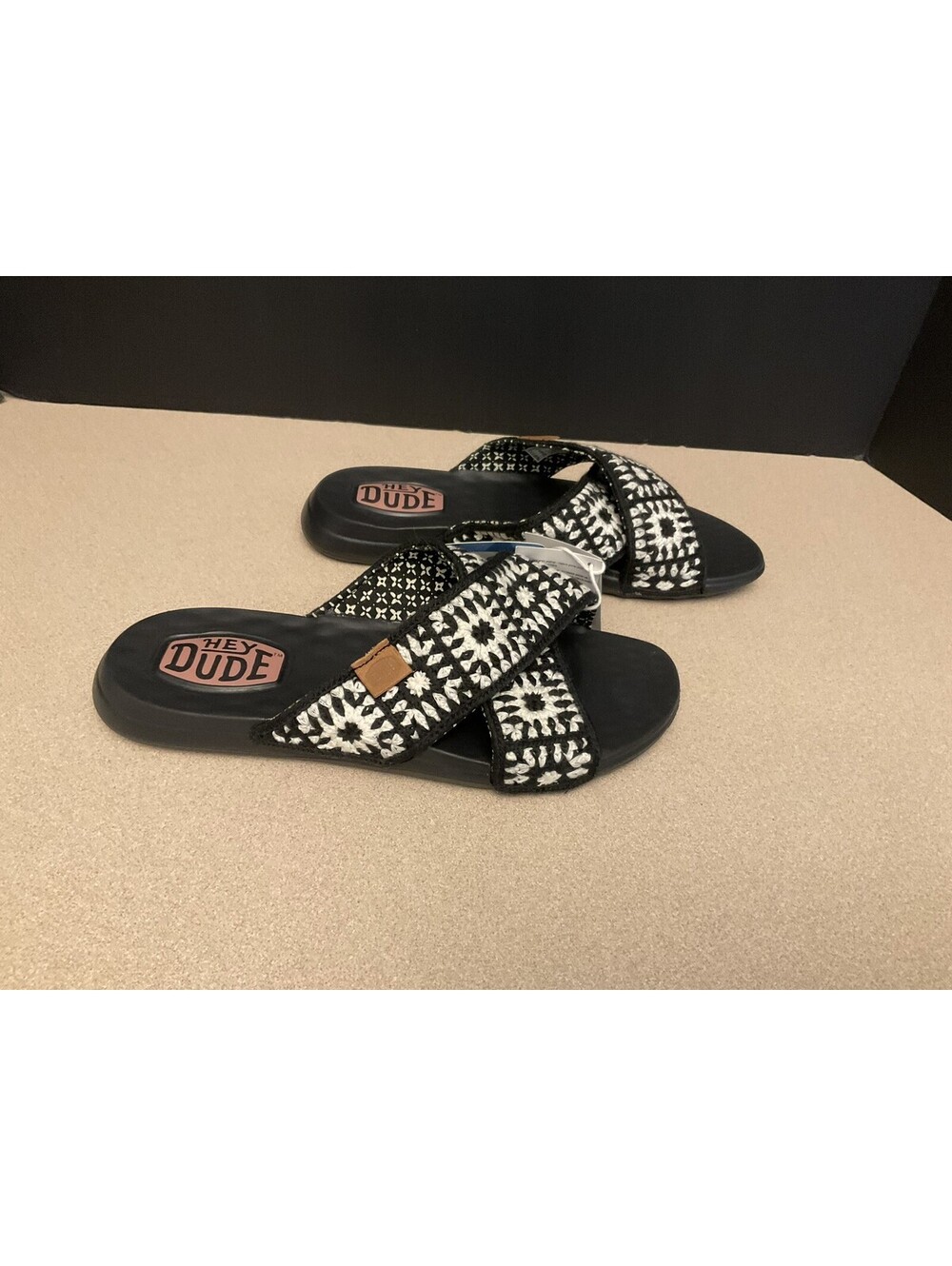 New! Womens Hey Dude Christi Slide Cottage Crochet Black/White Sandals. Size 7.